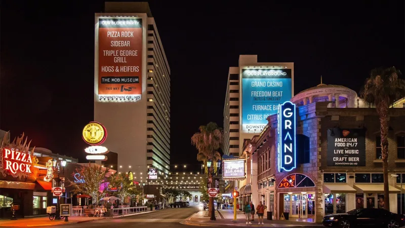 Vegas Ventures договорилась купить Downtown Grand из-под внешнего управления