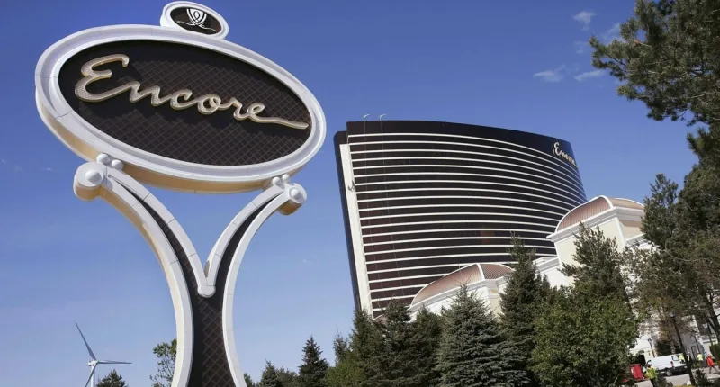 Работники Encore Boston Harbor одобрили забастовку перед истечением контракта Wynn