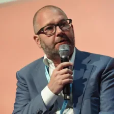 Кристиан Нюллен — Co-Founder, Chief Executive Officer (CEO)